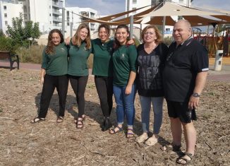 צוות הגינה הקהילתית בחריש