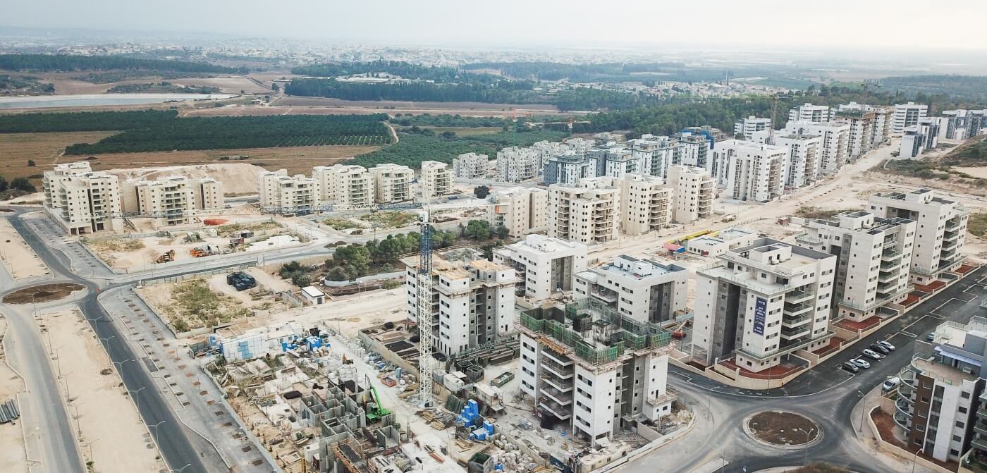 בנייה בשכונת הפרחים החדשה בחריש