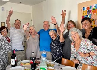 קהילת גמלאים קהילת צבעוני גיל שלישי גיל הזהב