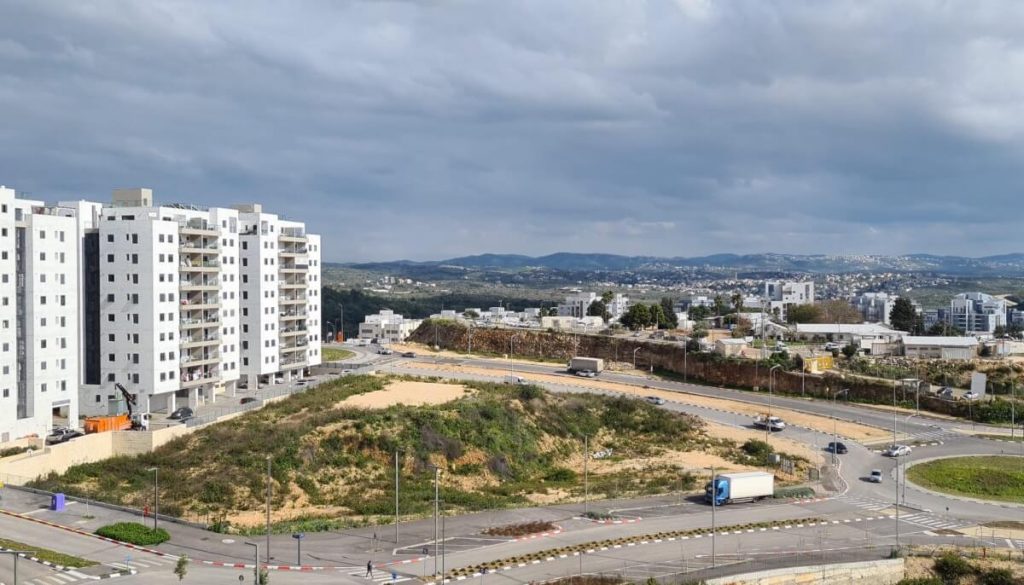 מתחם מסחרי ראשון בשכונת מעוף בחריש