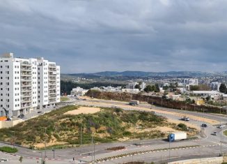 מתחם מסחרי ראשון בשכונת מעוף בחריש