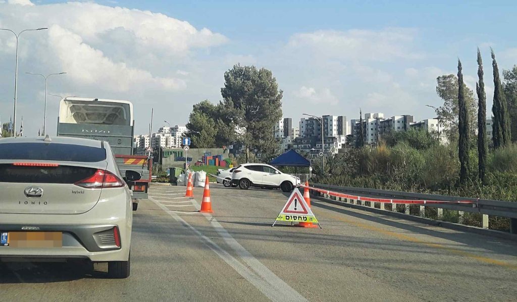 מתנדבים מלחמה מחסום משטרה